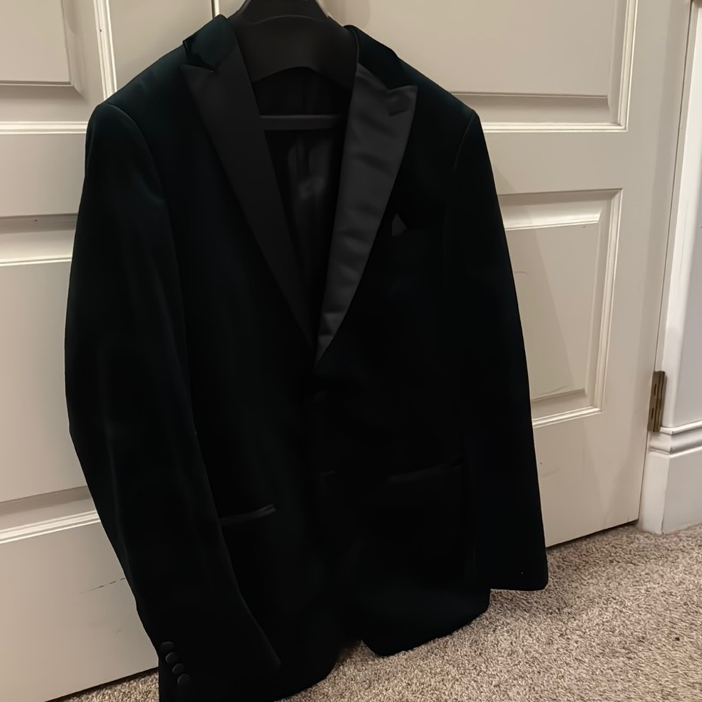 Egara Dark Green velvet Tuxedo Jacket with Notched Lapels